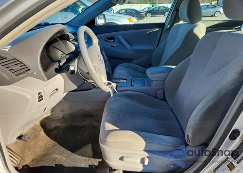 2010 Toyota Camry Base z USA, uszkodzony, nr VIN 4T1BF3EK5AU104234